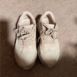 Alo Taupe Sneakers